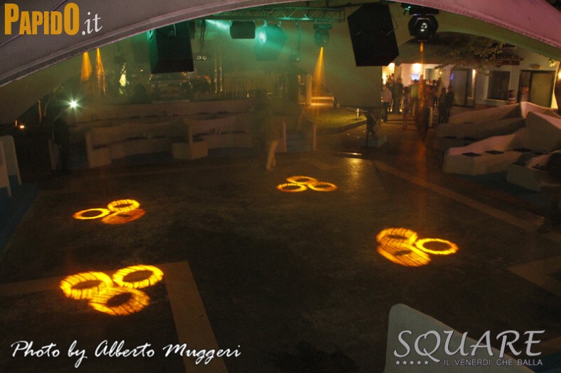 Venerdì 25 Maggio, Square