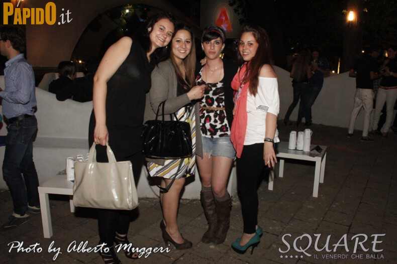 Venerdì 25 Maggio, Square