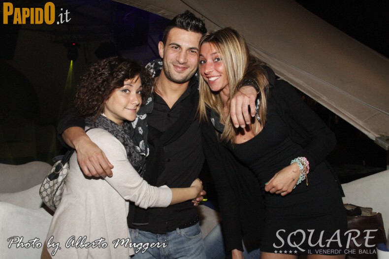 Venerdì 25 Maggio, Square