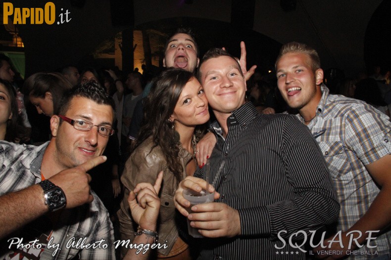 Venerdì 25 Maggio, Square
