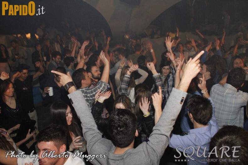Venerdì 25 Maggio, Square