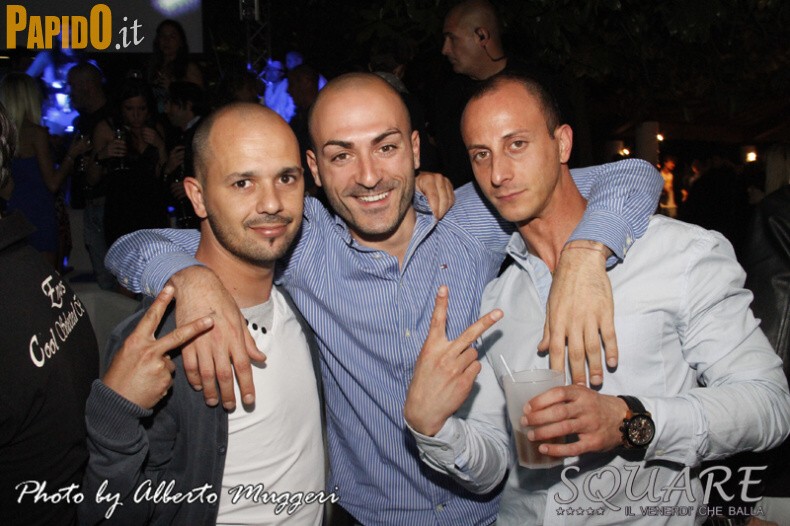 Venerdì 25 Maggio, Square