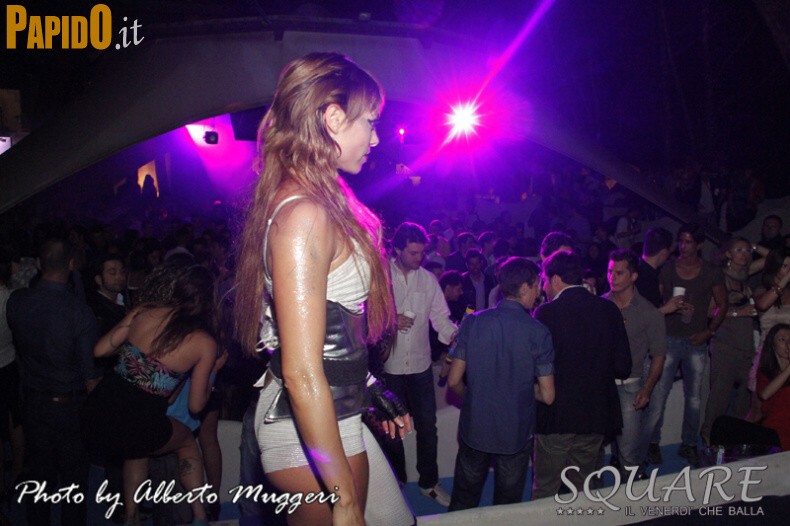 Venerdì 25 Maggio, Square