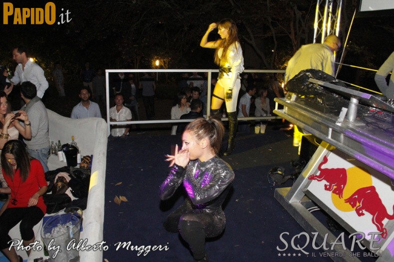 Venerdì 25 Maggio, Square