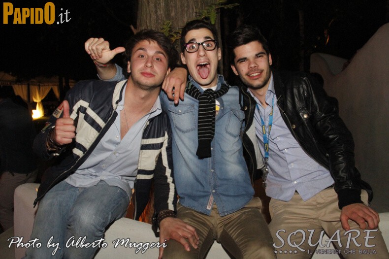 Venerdì 25 Maggio, Square