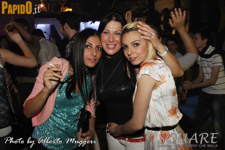 Venerdì 25 Maggio, Square