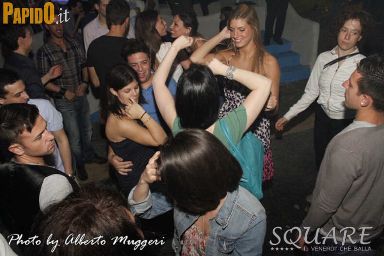 Venerdì 25 Maggio, Square