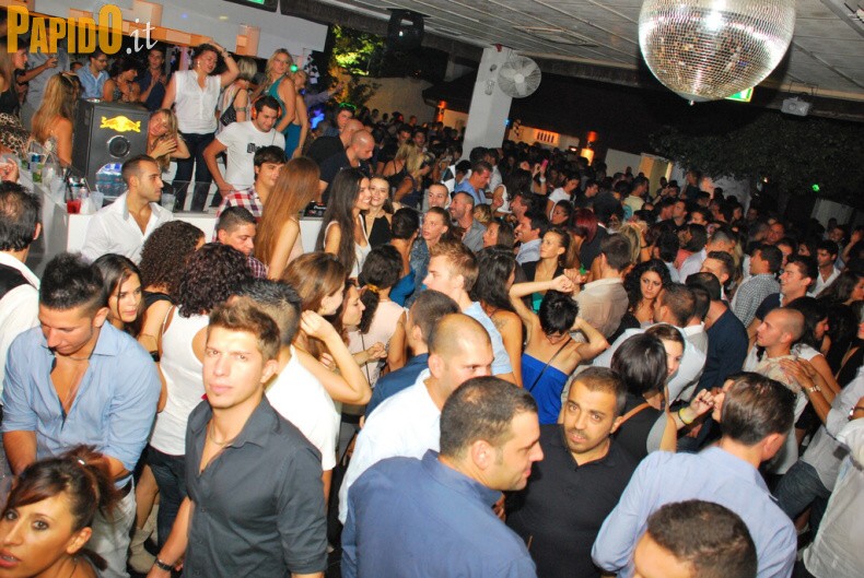 Sabato 08 Settembre al The Beach