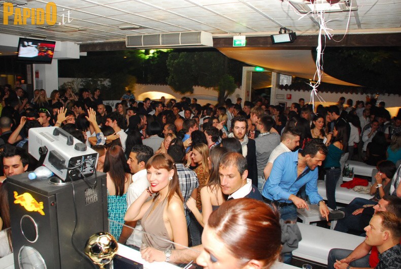 Venerdì 11 Maggio - The Beach