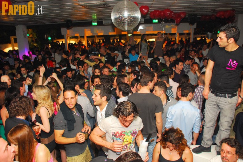 Venerdì 11 Maggio - The Beach