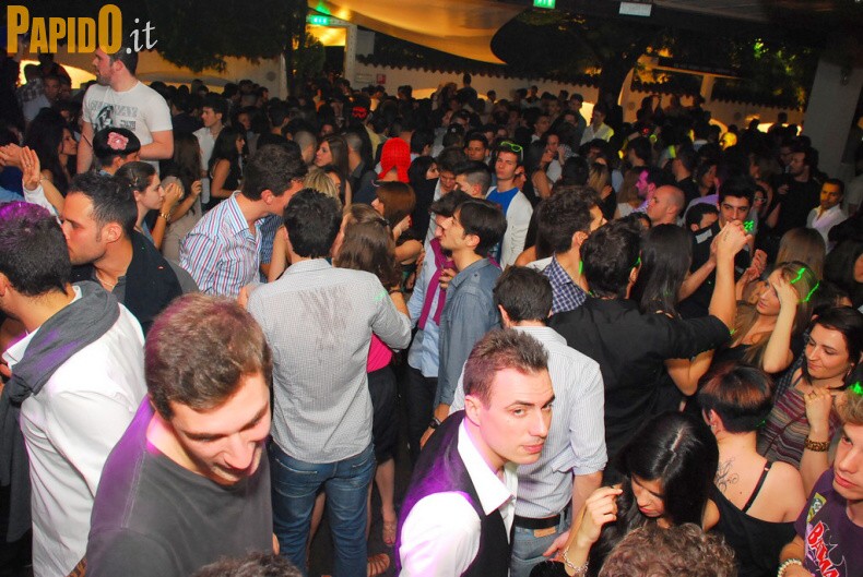 Venerdì 11 Maggio - The Beach