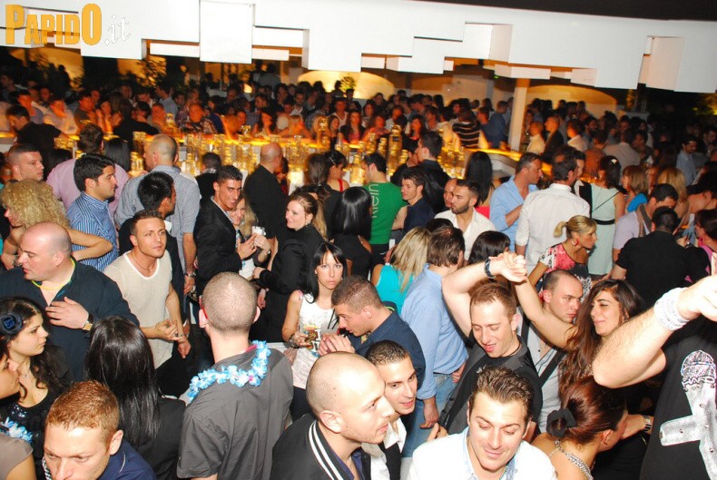 Venerdì 11 Maggio - The Beach