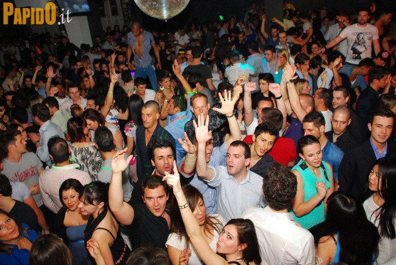 Venerdì 11 Maggio - The Beach