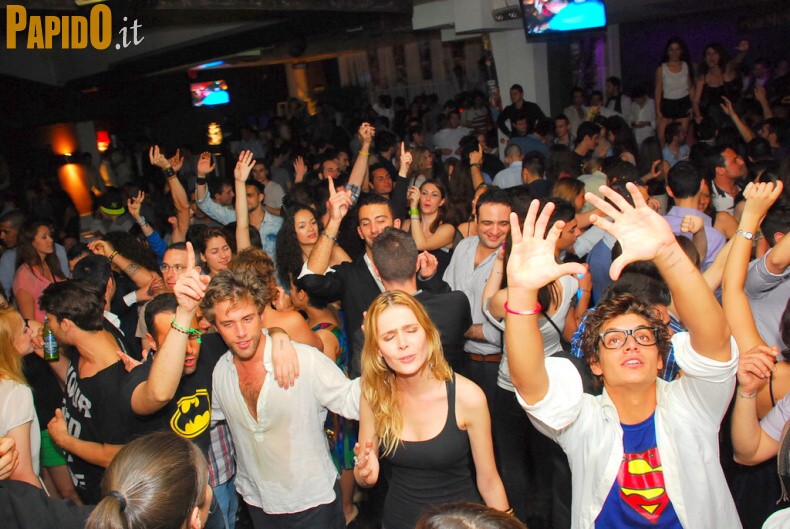 Venerdì 11 Maggio - The Beach